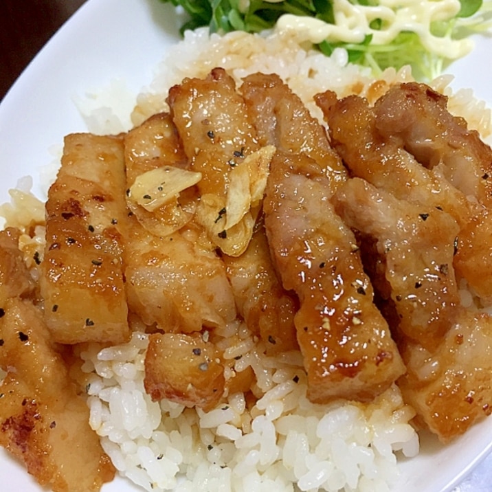 トンカツ用豚ロースで激ウマ！ガーリック醤油丼